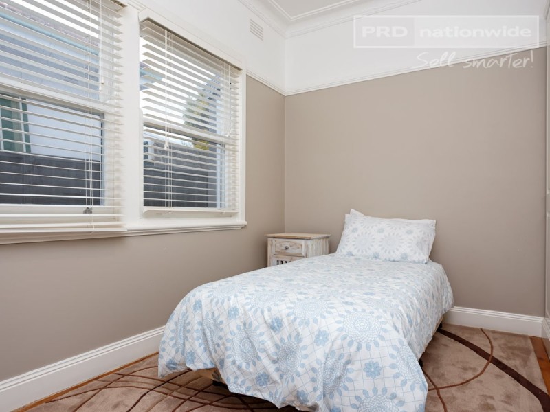 8 Heydon Avenue, Turvey Park NSW 2650