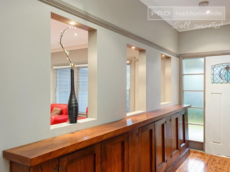 8 Heydon Avenue, Turvey Park NSW 2650