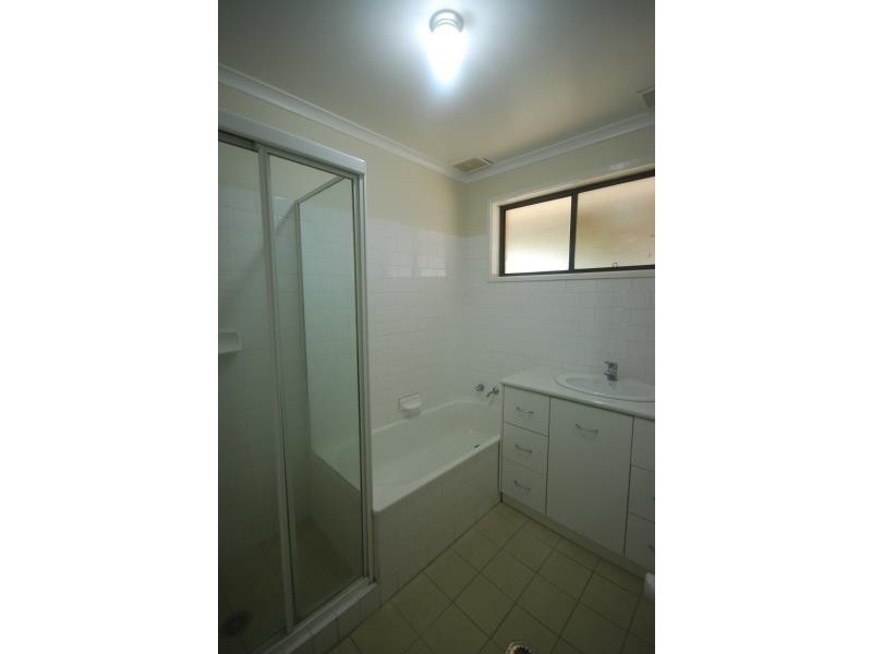 33 Anne Street, Tolland NSW 2650