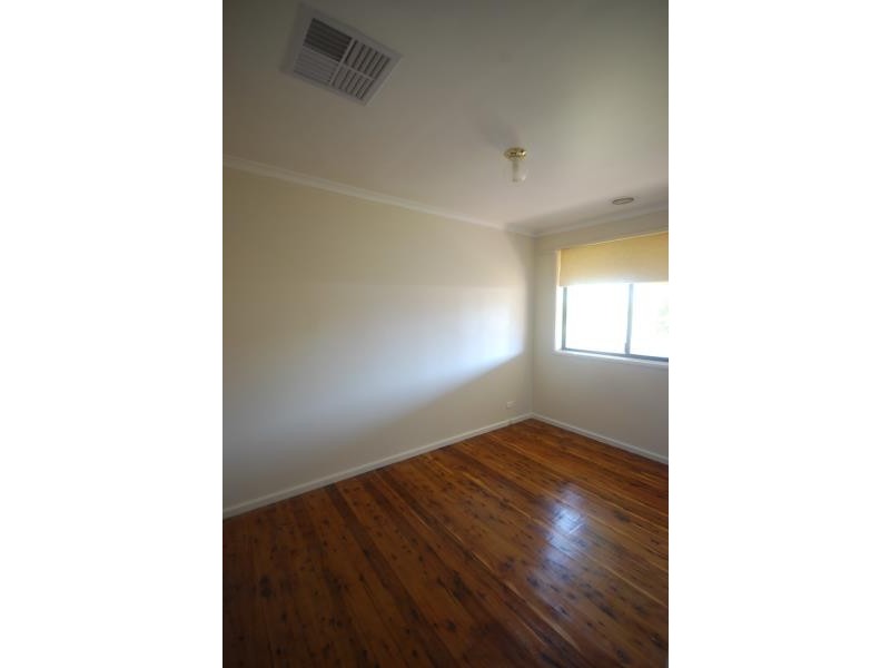 33 Anne Street, Tolland NSW 2650