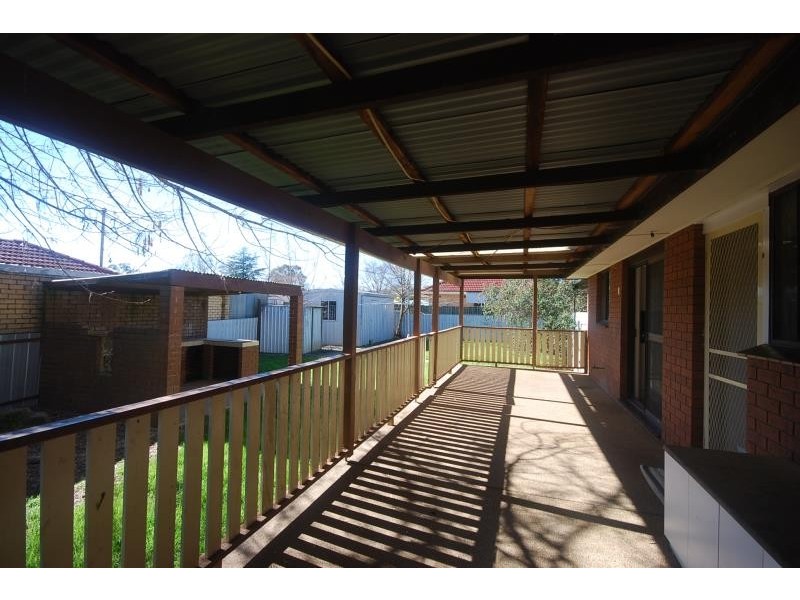 33 Anne Street, Tolland NSW 2650