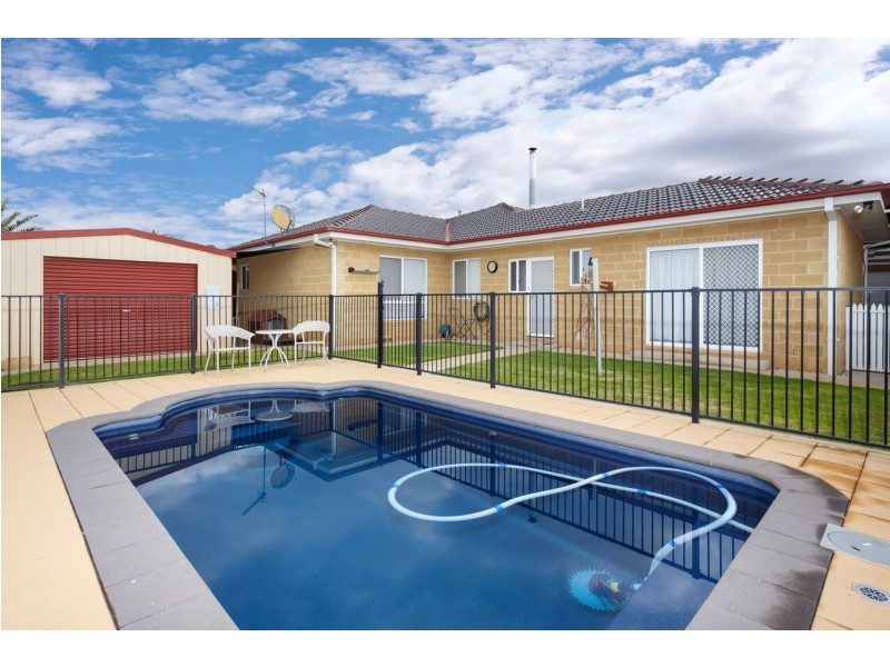 11 Hudson Drive, Lloyd NSW 2650
