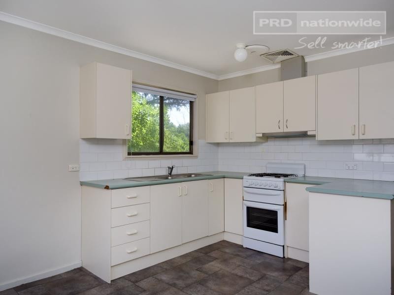 2 Edghill Place, Tolland NSW 2650