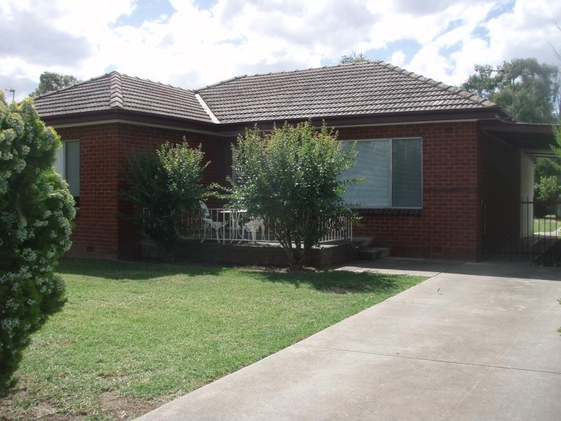 15 Higgins Avenue, Wagga Wagga NSW 2650