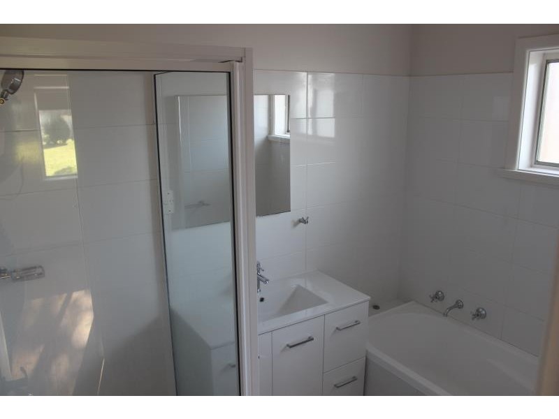 15 Higgins Avenue, Wagga Wagga NSW 2650