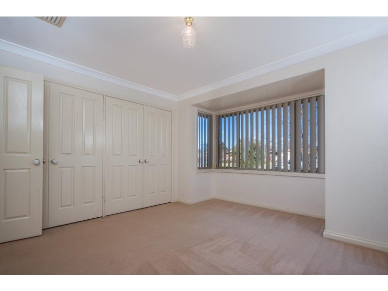 1/1 Kaldari Crescent, Glenfield Park NSW 2650