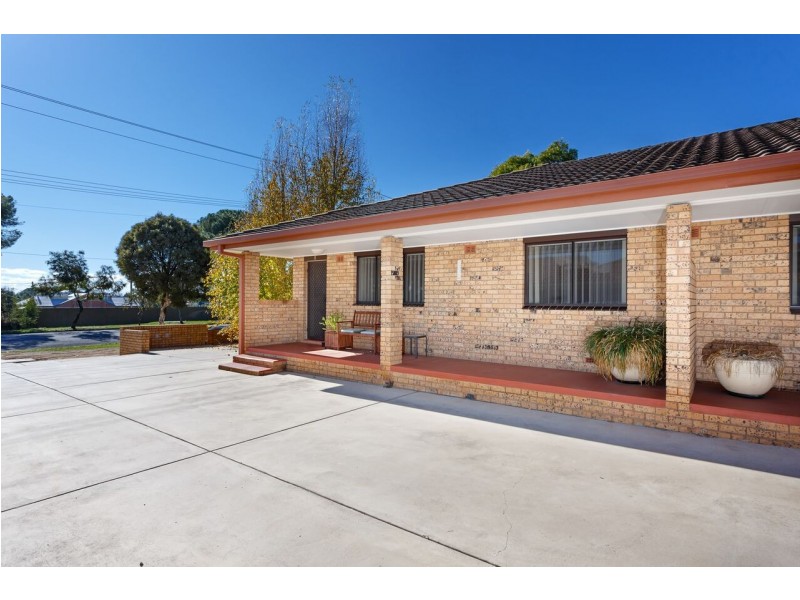 1/94 Urana Street, Turvey Park NSW 2650