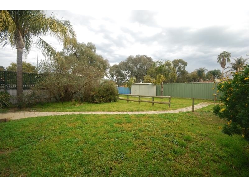 24 Pugsley Avenue, Estella NSW 2650