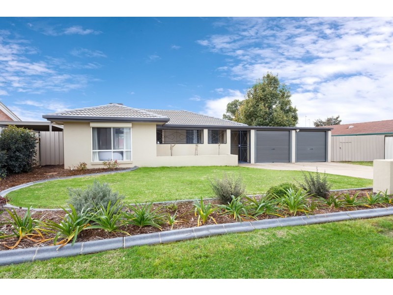 4 Naretha Street, Glenfield Park NSW 2650