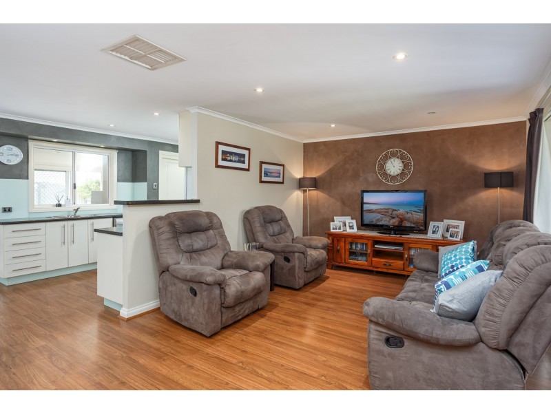 4 Naretha Street, Glenfield Park NSW 2650