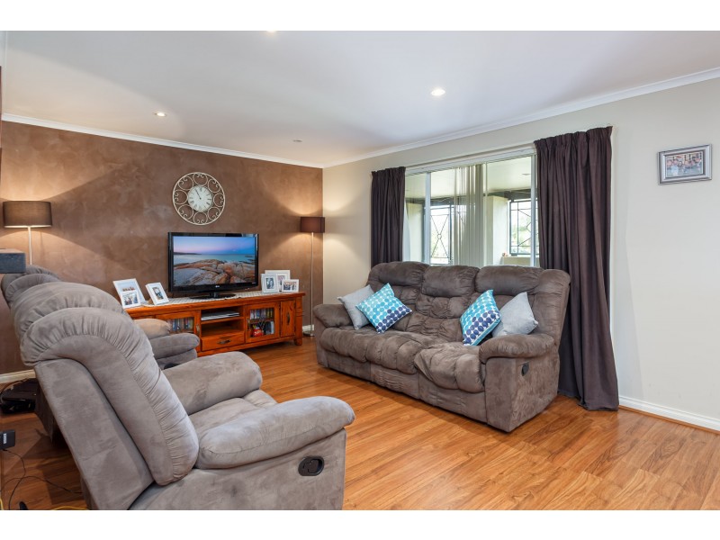 4 Naretha Street, Glenfield Park NSW 2650