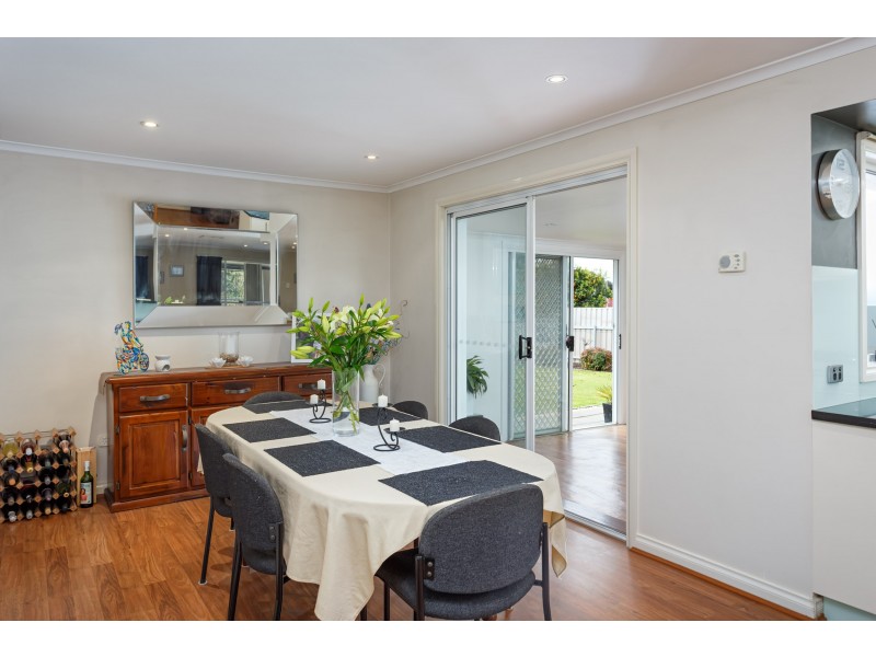 4 Naretha Street, Glenfield Park NSW 2650