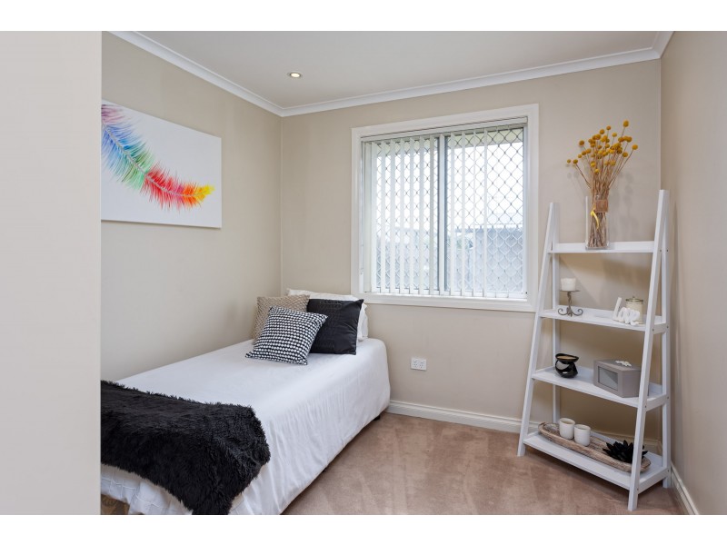 4 Naretha Street, Glenfield Park NSW 2650