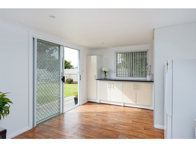 4 Naretha Street, Glenfield Park NSW 2650