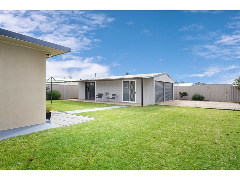4 Naretha Street, Glenfield Park NSW 2650