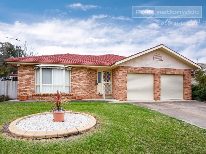 27 Nunkeri Street, Glenfield Park NSW 2650