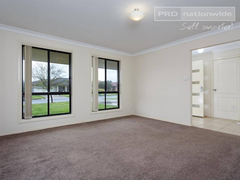 7 Yoogali Street, Glenfield Park NSW 2650