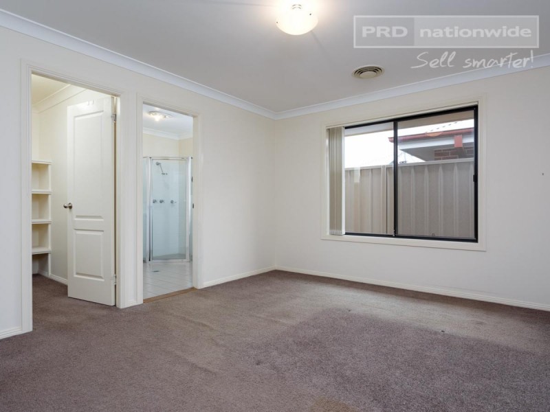 7 Yoogali Street, Glenfield Park NSW 2650