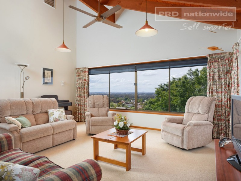 80 Henwood Avenue, Kooringal NSW 2650