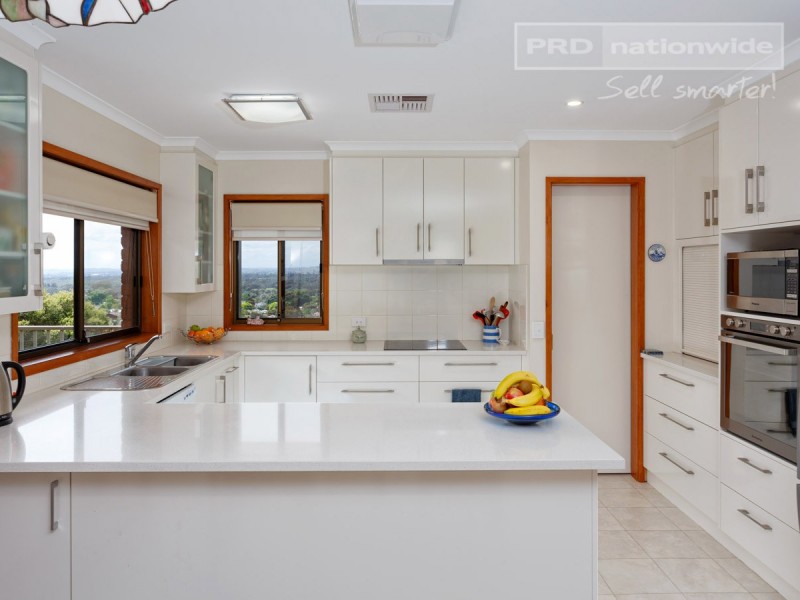 80 Henwood Avenue, Kooringal NSW 2650