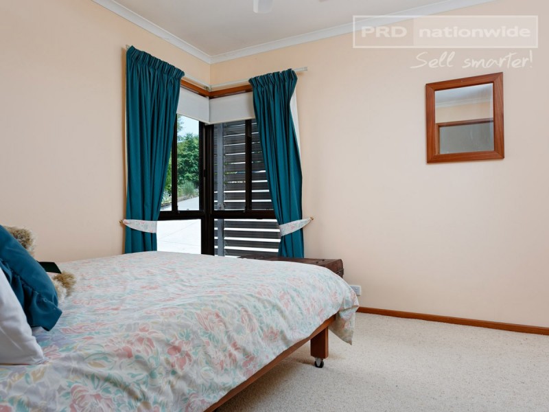 80 Henwood Avenue, Kooringal NSW 2650