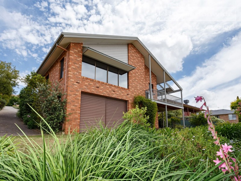 80 Henwood Avenue, Kooringal NSW 2650