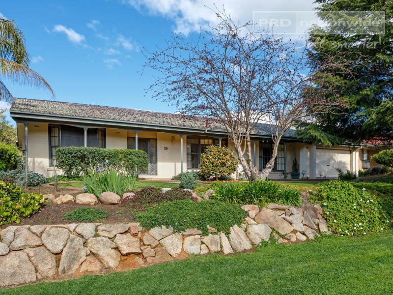 30 Norfolk Avenue, Lake Albert NSW 2650