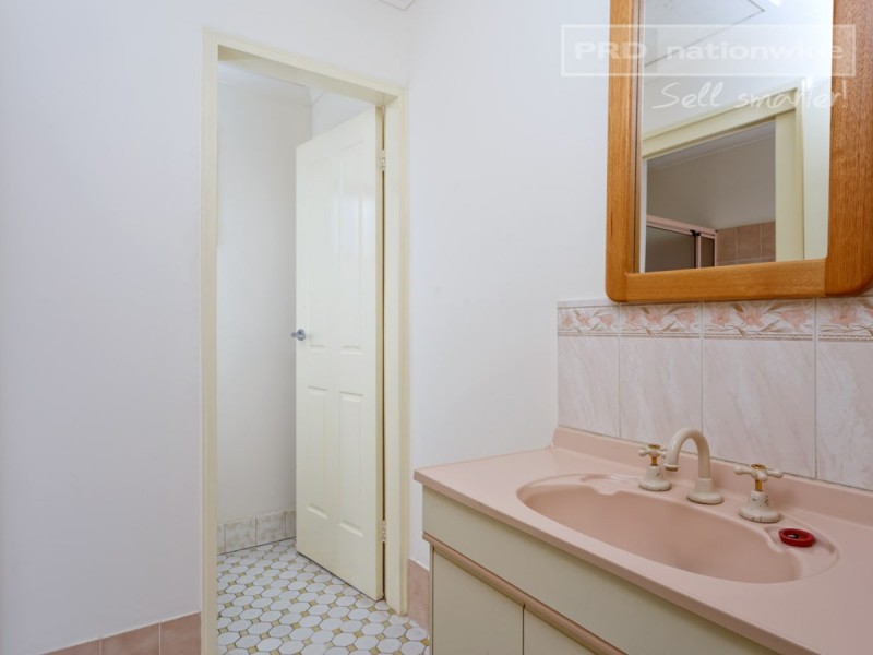 30 Norfolk Avenue, Lake Albert NSW 2650