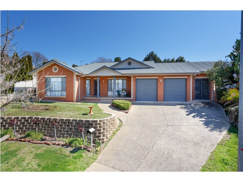 6 Fletcher Place, Kooringal NSW 2650