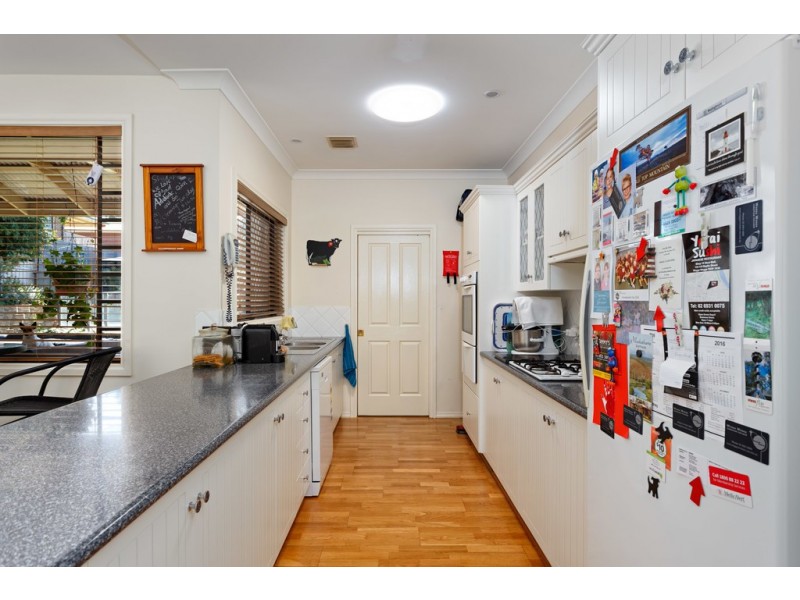 6 Fletcher Place, Kooringal NSW 2650