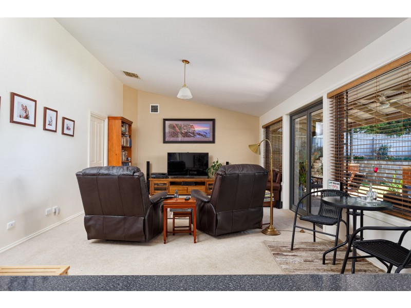6 Fletcher Place, Kooringal NSW 2650