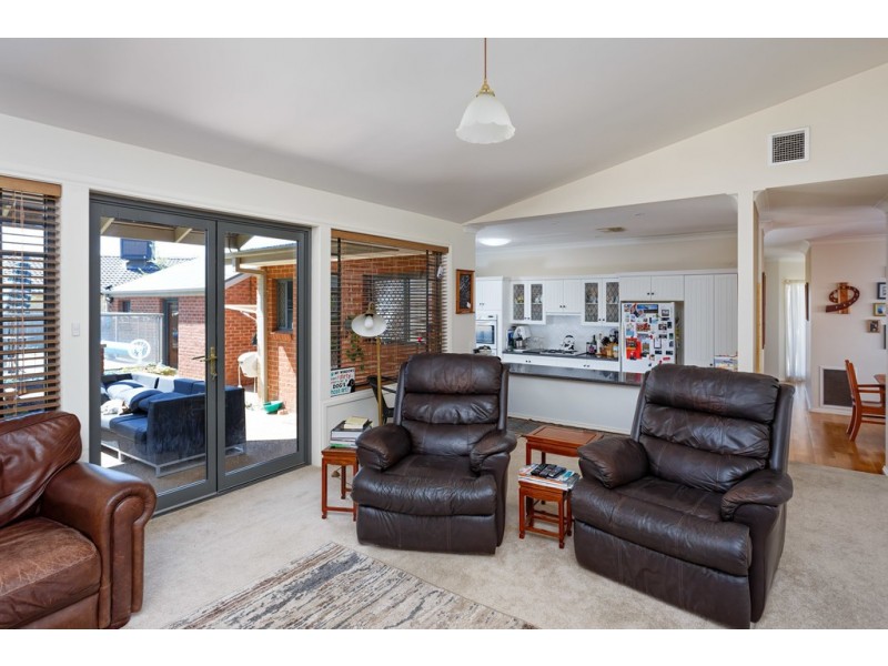 6 Fletcher Place, Kooringal NSW 2650