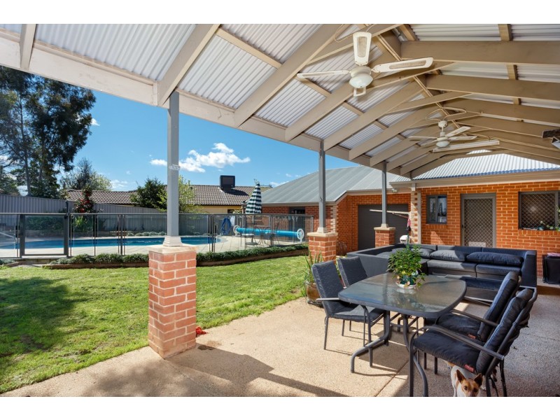 6 Fletcher Place, Kooringal NSW 2650