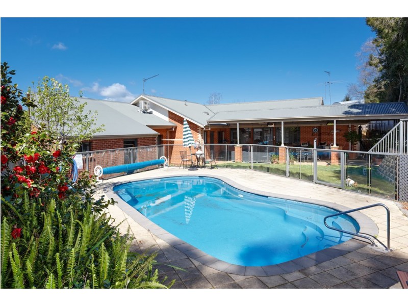 6 Fletcher Place, Kooringal NSW 2650