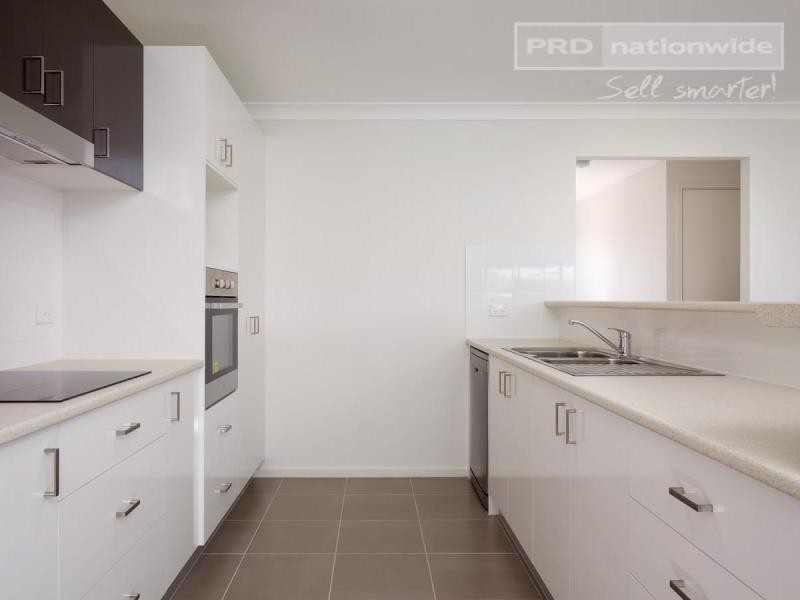 33 Melaleuca Drive, Forest Hill NSW 2651