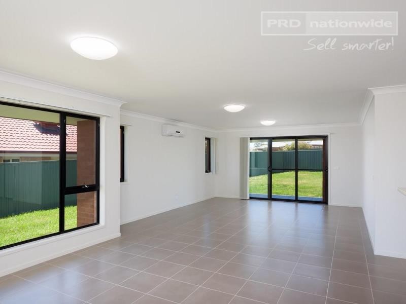 33 Melaleuca Drive, Forest Hill NSW 2651