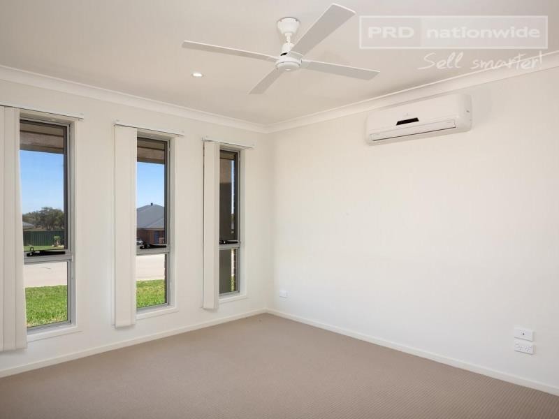 33 Melaleuca Drive, Forest Hill NSW 2651