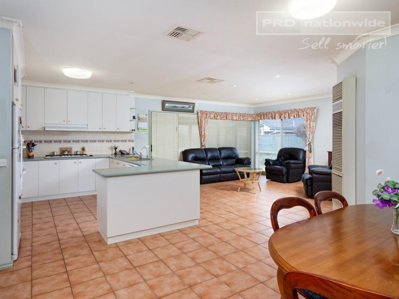 7 Lachlan Place, Tatton NSW 2650