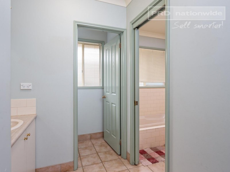 7 Lachlan Place, Tatton NSW 2650