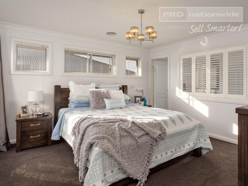 25 Hudson Drive, Lloyd NSW 2650