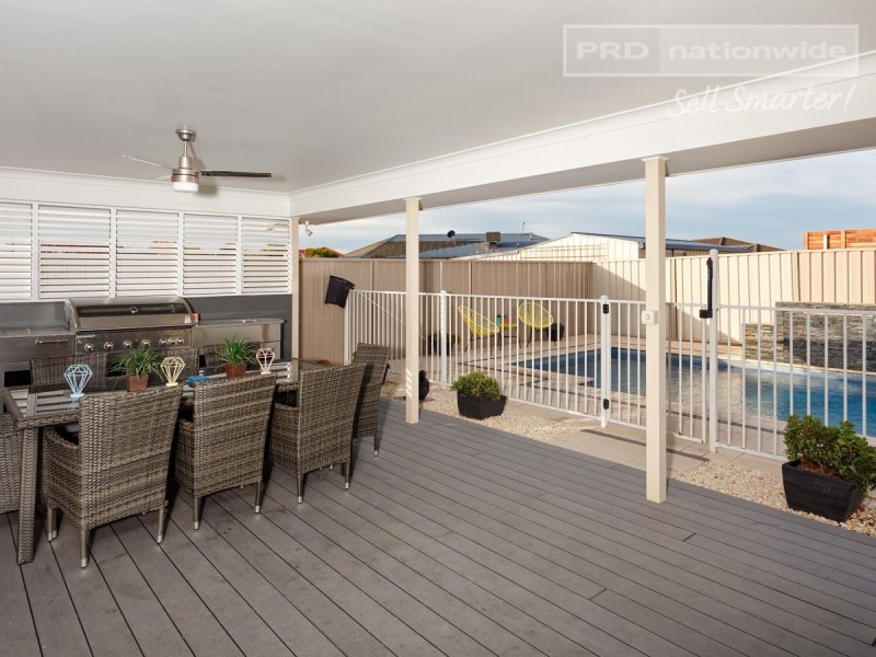25 Hudson Drive, Lloyd NSW 2650