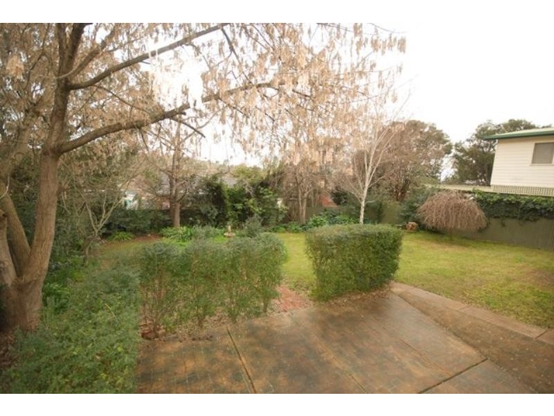 63 Warrawong Street, Kooringal NSW 2650