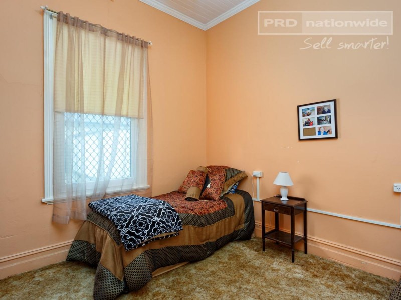 86 Railway Street, Turvey Park NSW 2650