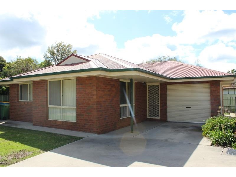2/29 The Boulevarde, Kooringal NSW 2650