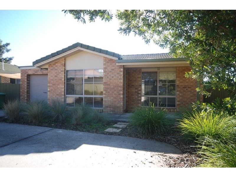 2/12 Dunn Avenue, Forest Hill NSW 2651