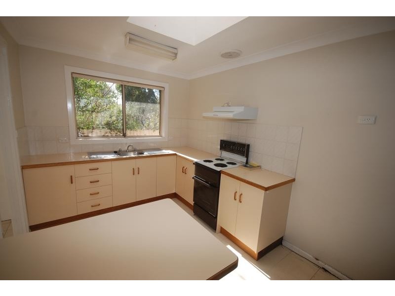 2/12 Dunn Avenue, Forest Hill NSW 2651