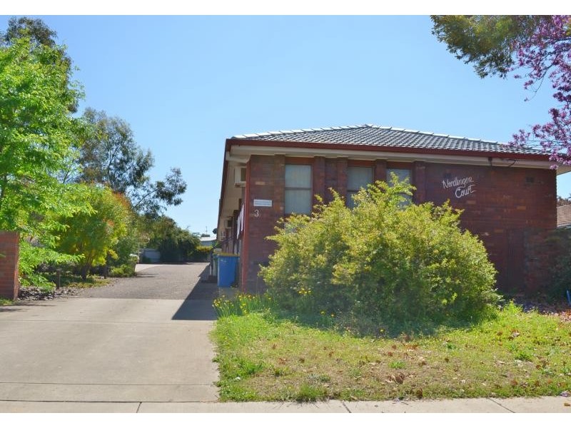 1/3 Nordlingen Drive, Tolland NSW 2650