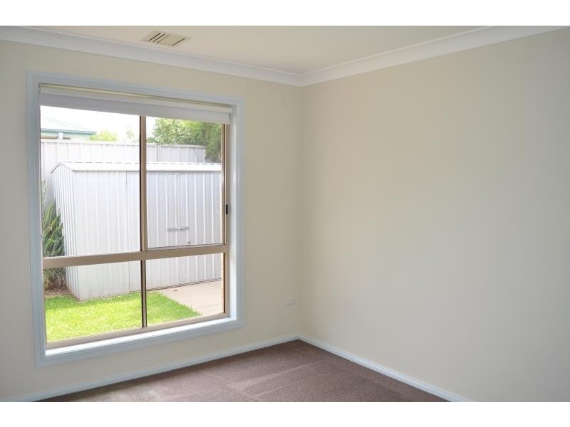 95 Atherton Crescent, Tatton NSW 2650