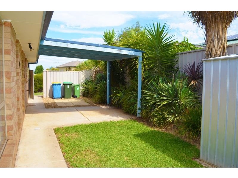 95 Atherton Crescent, Tatton NSW 2650