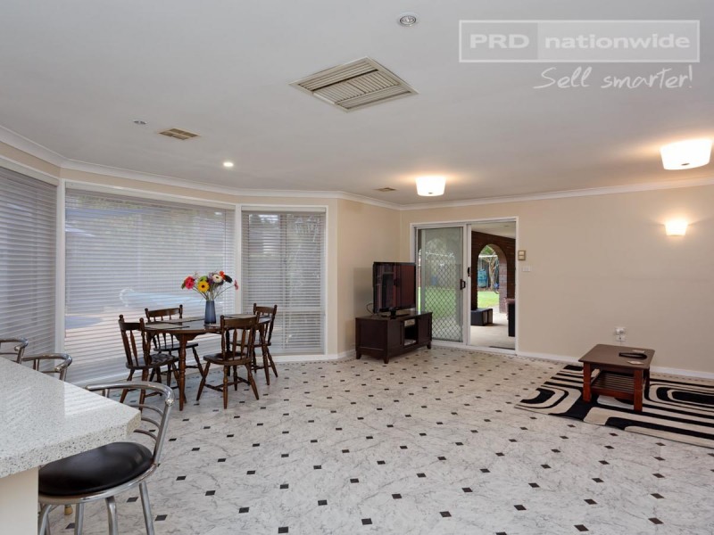 127 Dalkeith Avenue, Lake Albert NSW 2650